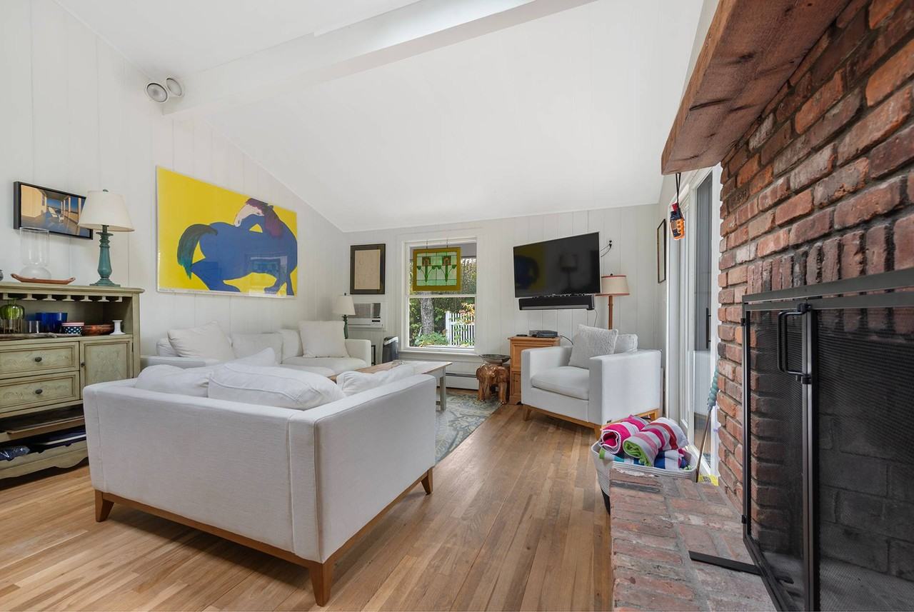 45 Hampton Ln - Photo 6 of 15