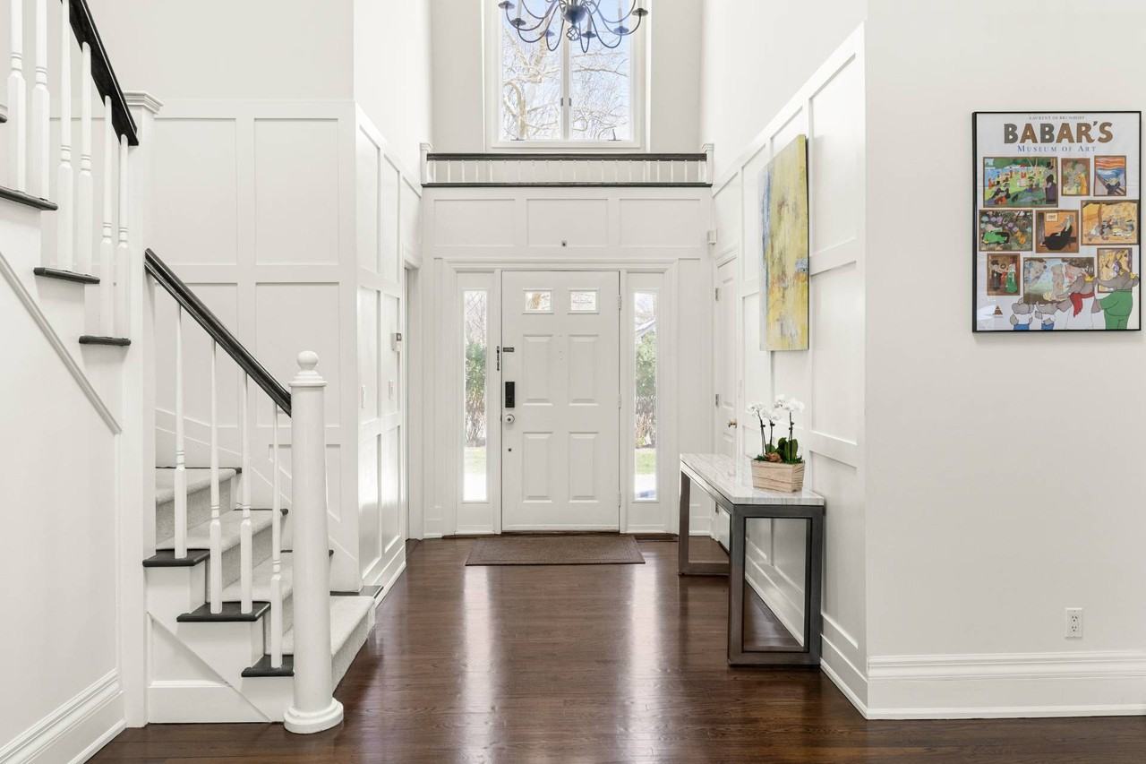 9 Fox Hollow Ln - Photo 2 of 25