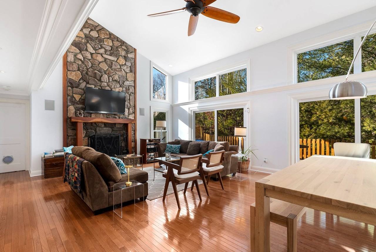 13 Diane Dr - Photo 3 of 15