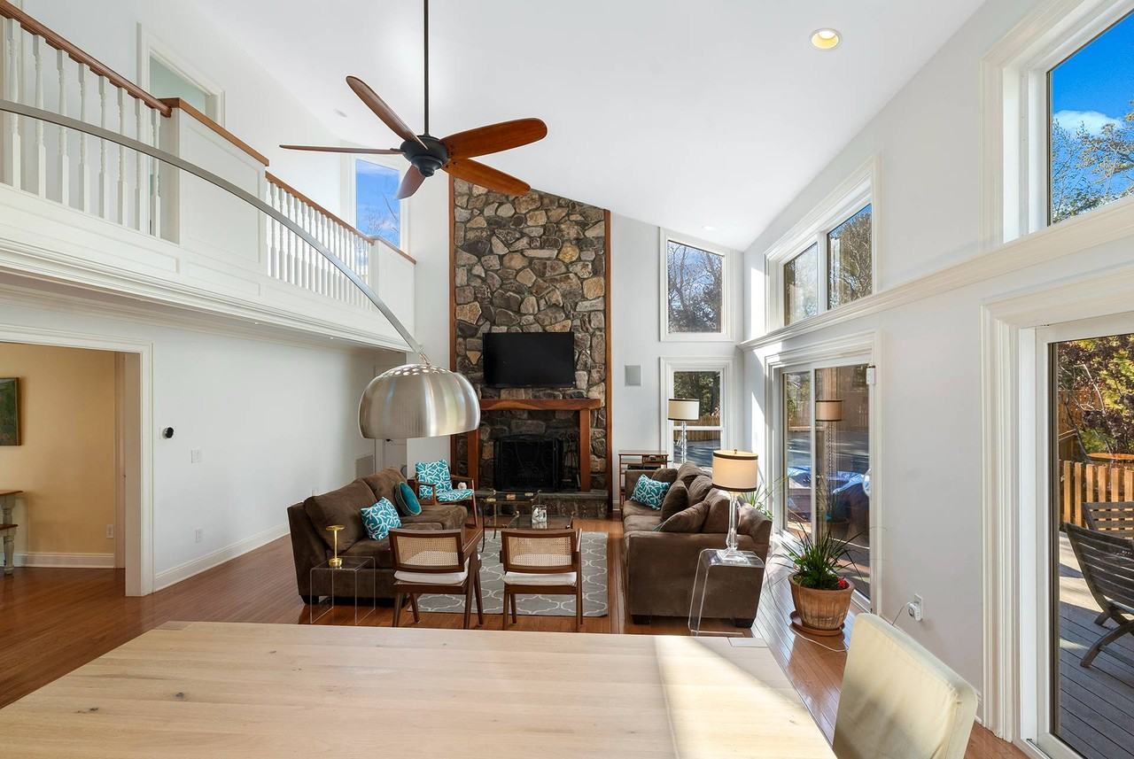 13 Diane Dr - Photo 4 of 15