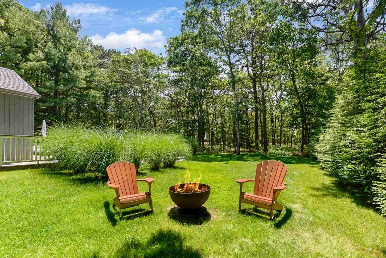 44 Montauk Ave - Photo 5 of 16