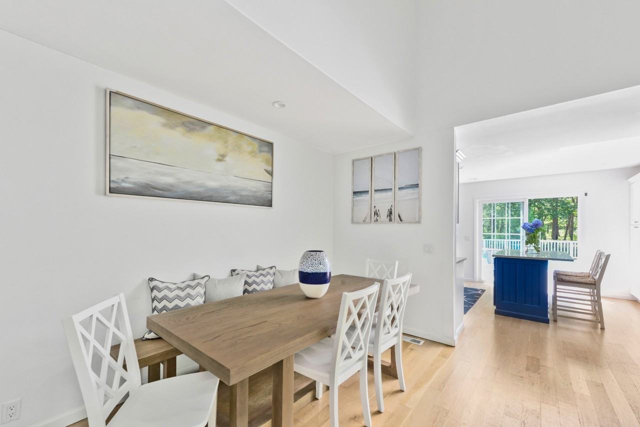 44 Montauk Ave - Photo 7 of 16