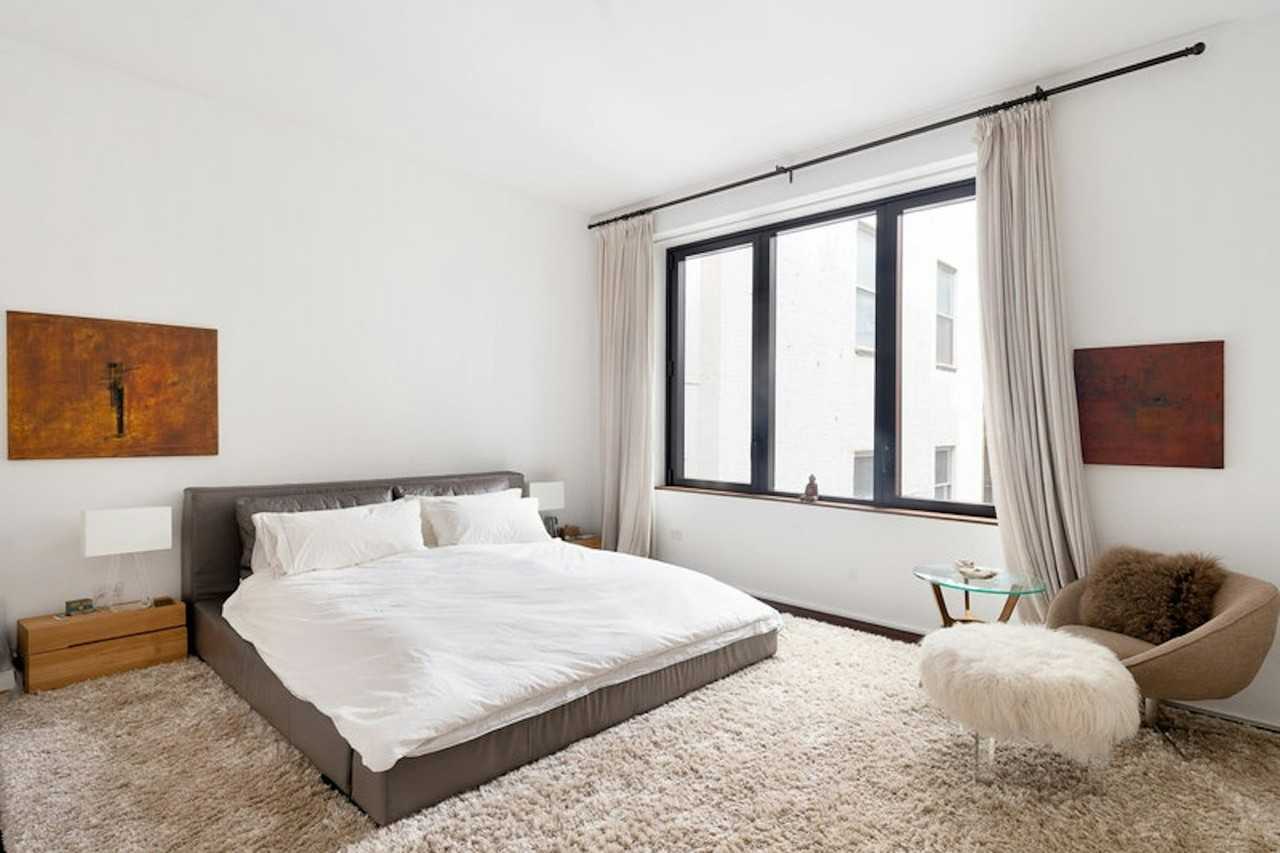 10 Bond St #4W - Photo 5 of 7