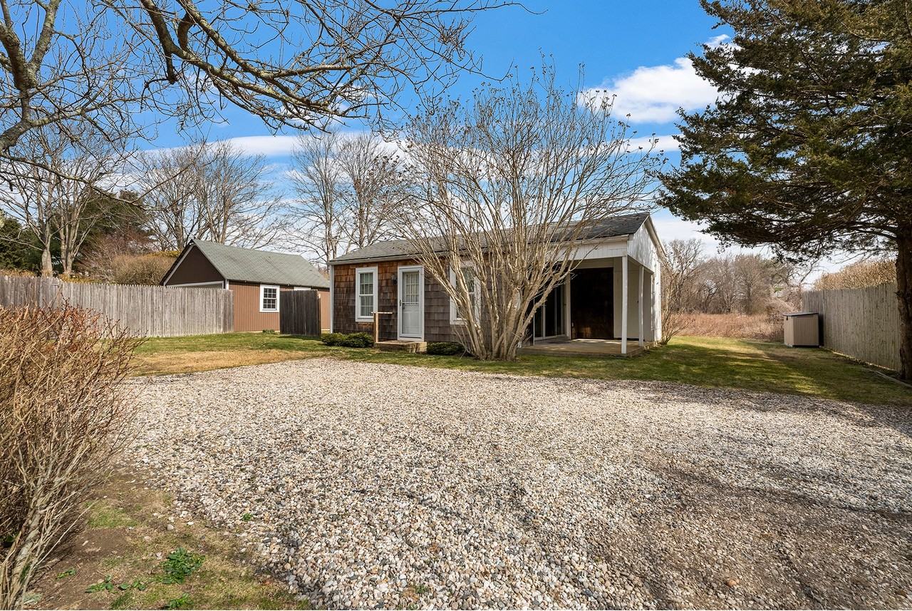 34A Sag Harbor Tpke - Photo 2 of 13