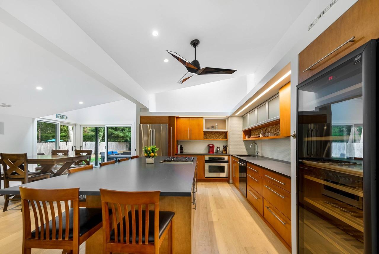 161 Norfolk Dr - Photo 5 of 20