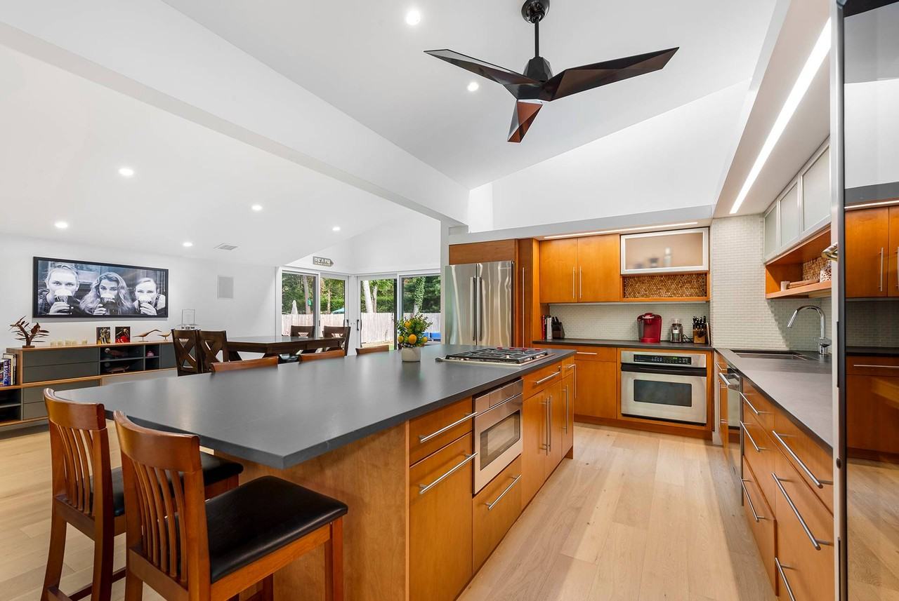 161 Norfolk Dr - Photo 6 of 20