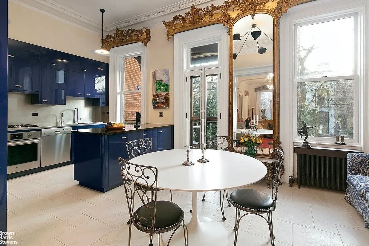 418 Pacific St #2 - Photo 4 of 14