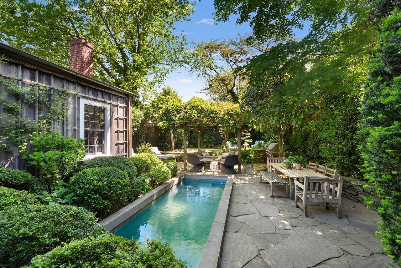 47 Madison St - Photo 3 of 24