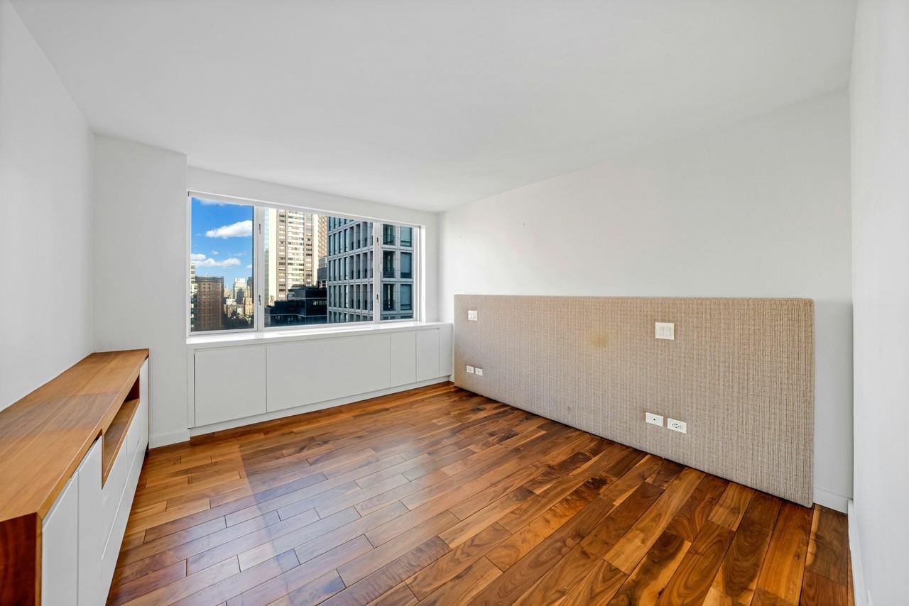 30 W 61st St #27D - Photo 4 of 10