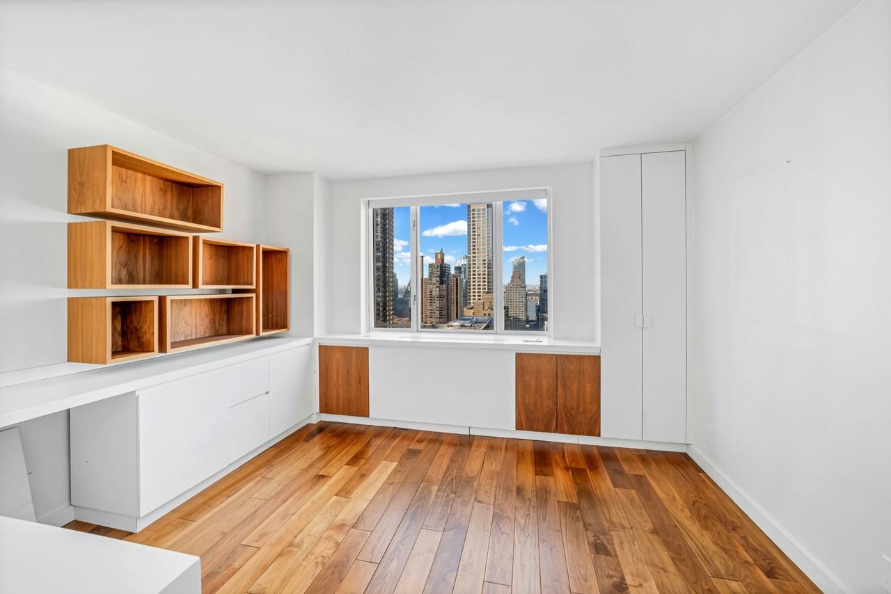 30 W 61st St #27D - Photo 6 of 10