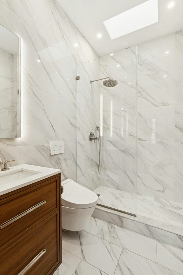 258 Lincoln Rd - Photo 7 of 19