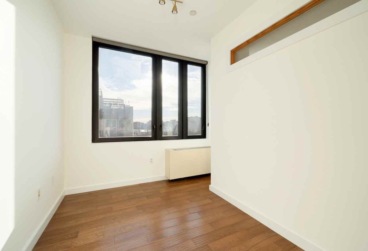 70 Berry St #6G - Photo 6 of 10