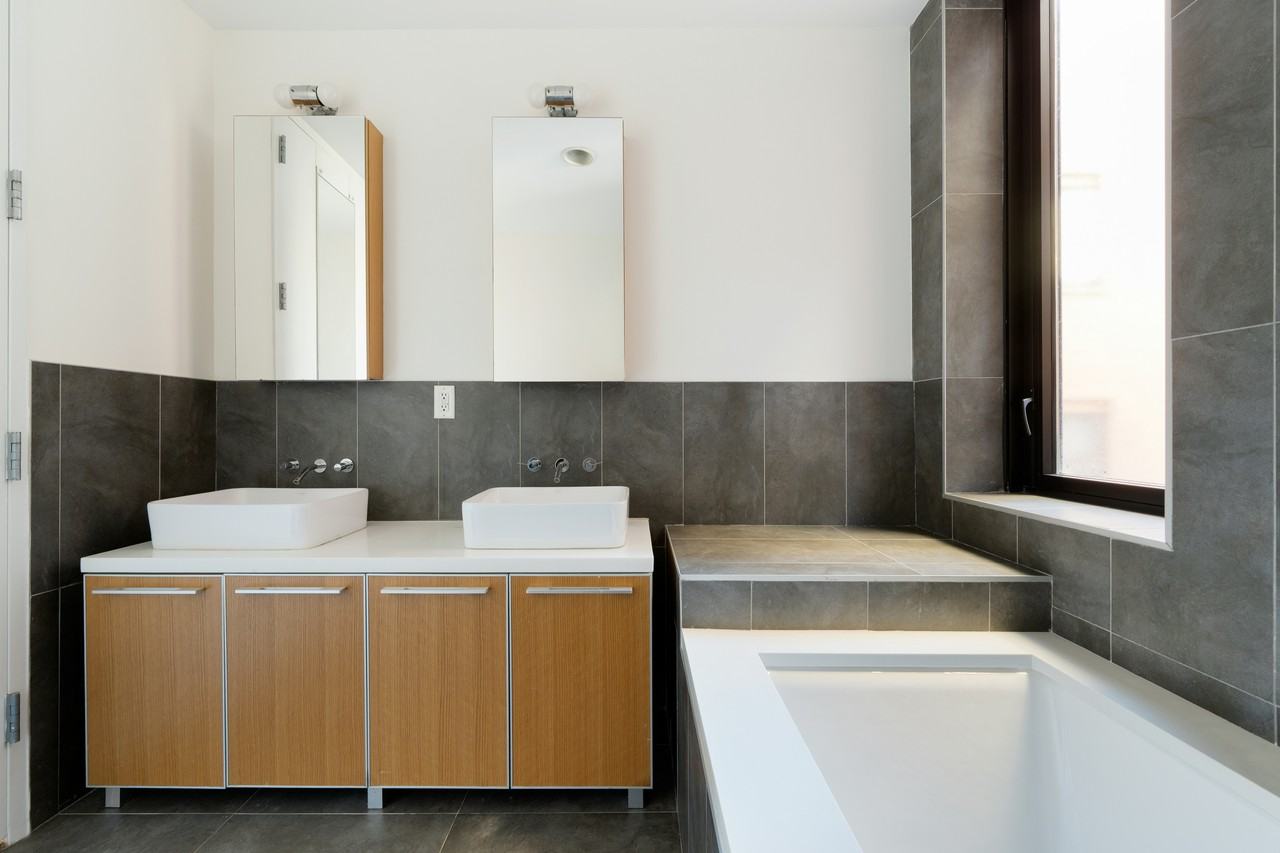 70 Berry St #6G - Photo 7 of 10