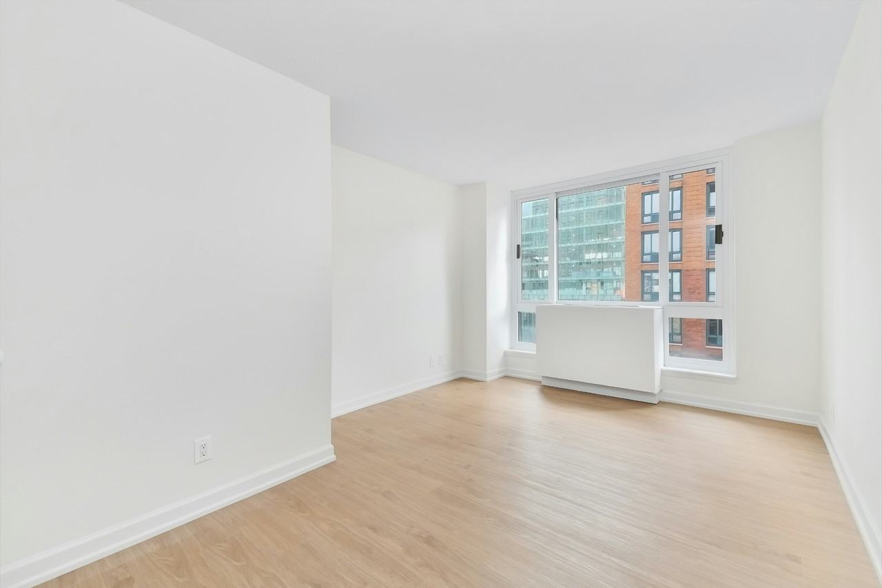 1 Irving Pl #G18A