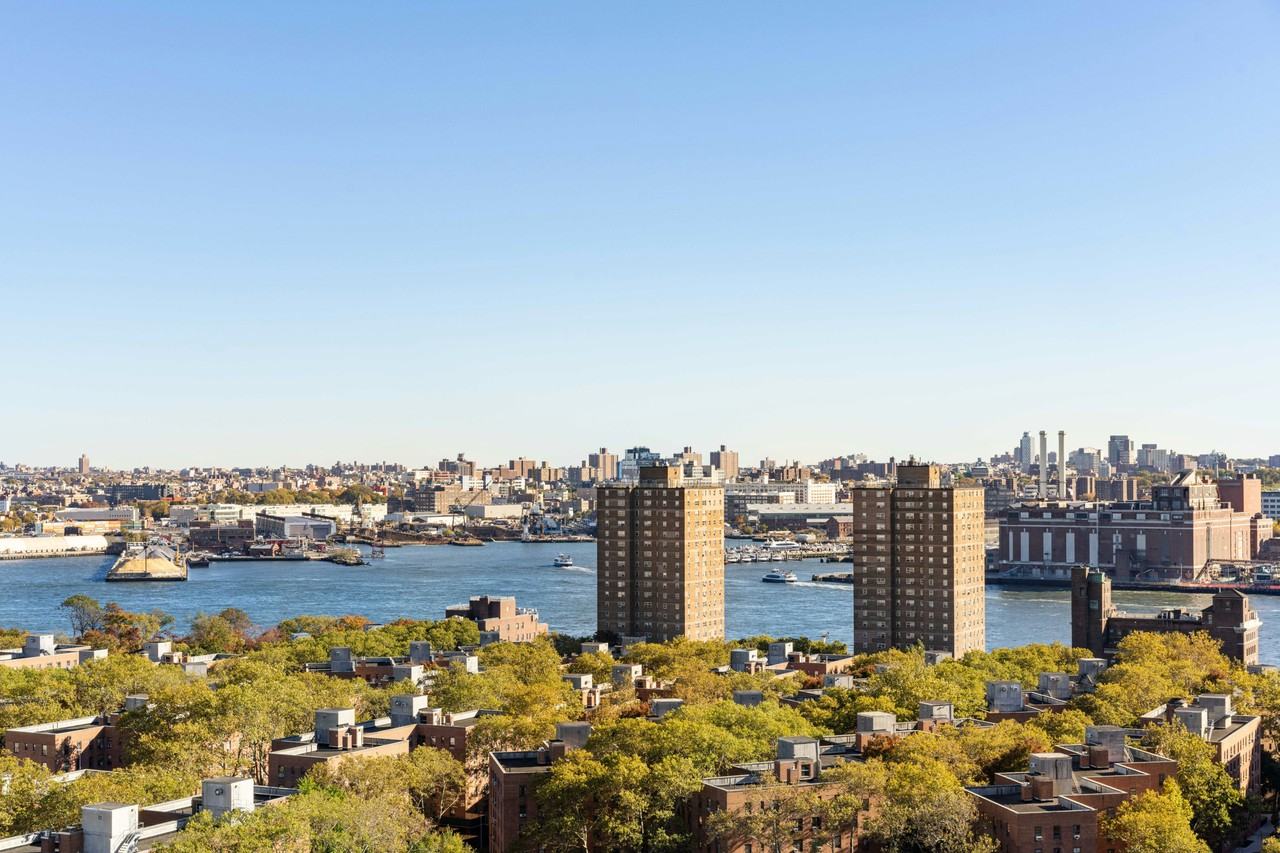 268 E Broadway - Photo 7 of 8