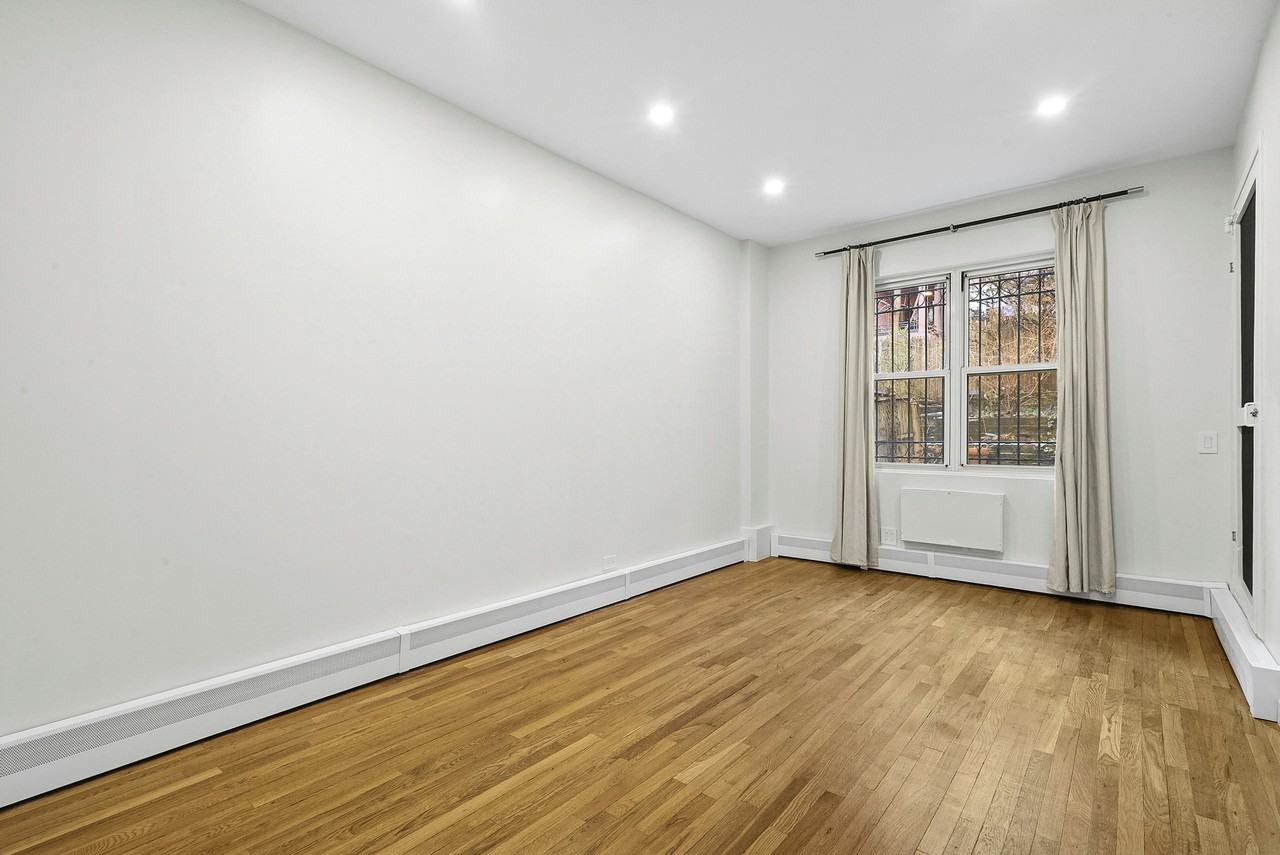 40 W 105th St #1A - Photo 5 of 11