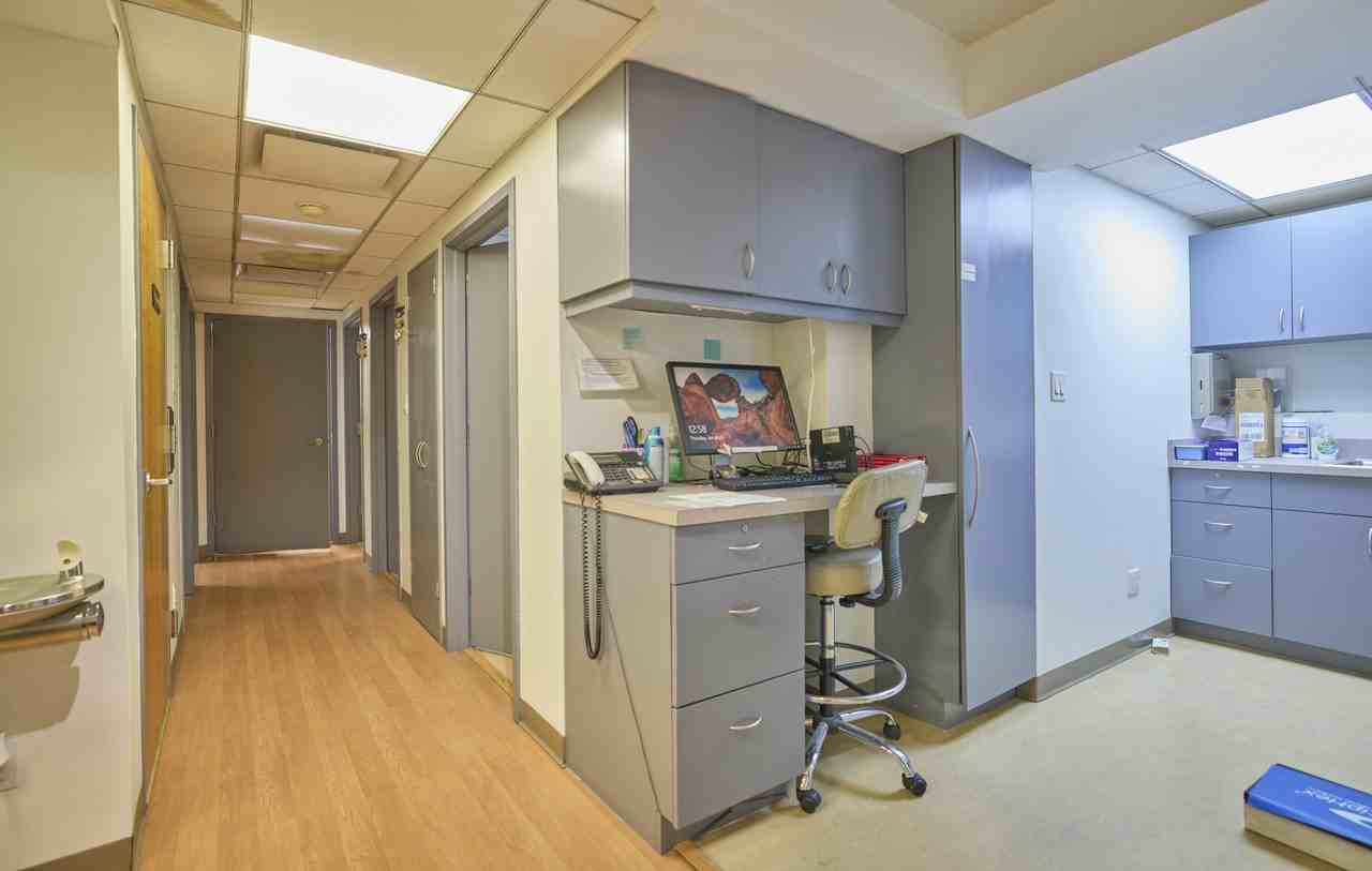 420 E 51st St - Photo 2 of 8