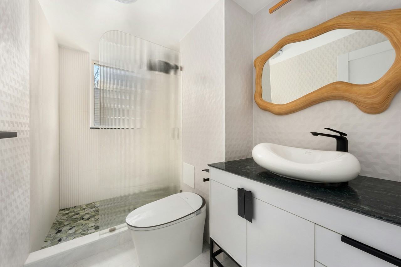 458 W 20th St #1D - Photo 7 of 10