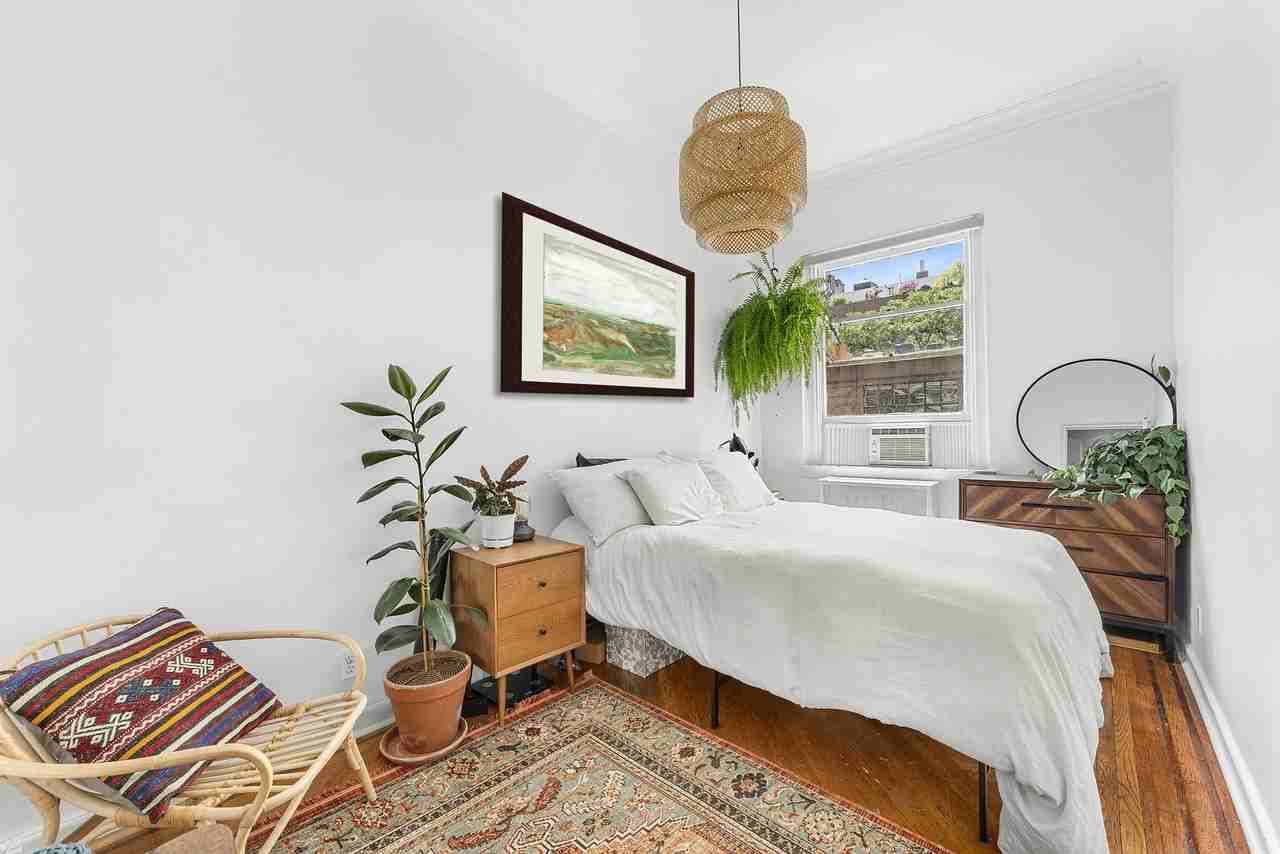 21 W 12th St #4A - Photo 3 of 7