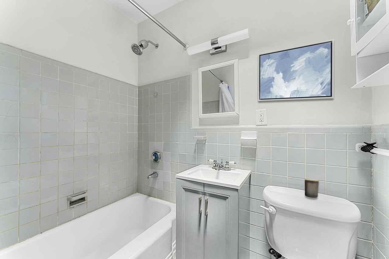 21 W 12th St #4A - Photo 6 of 7