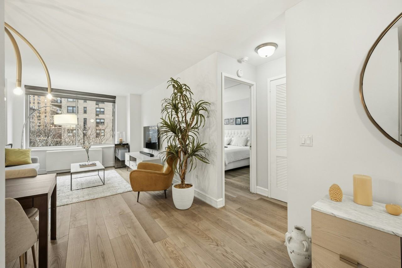 200 Riverside Blvd #307 - Photo 2 of 15
