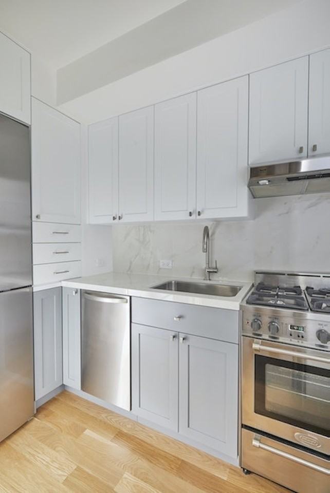 2 Horatio St #8D - Photo 5 of 6