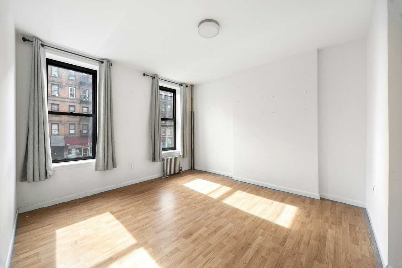 492 Amsterdam Ave #2N - Photo 2 of 6