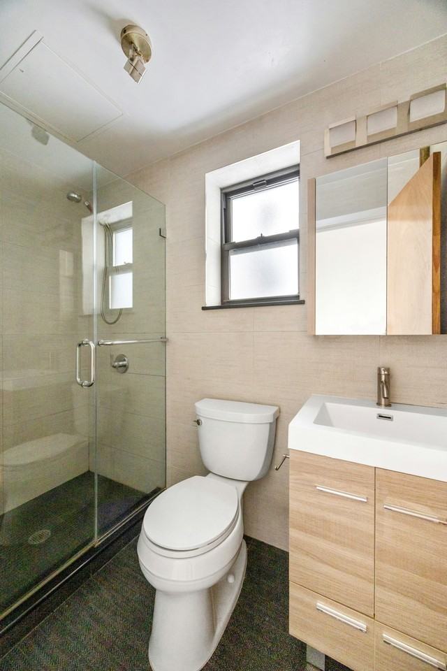 492 Amsterdam Ave #2N - Photo 4 of 6