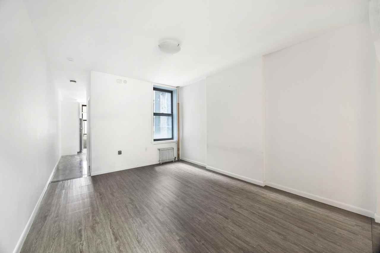 492 Amsterdam Ave #2N - Photo 6 of 6