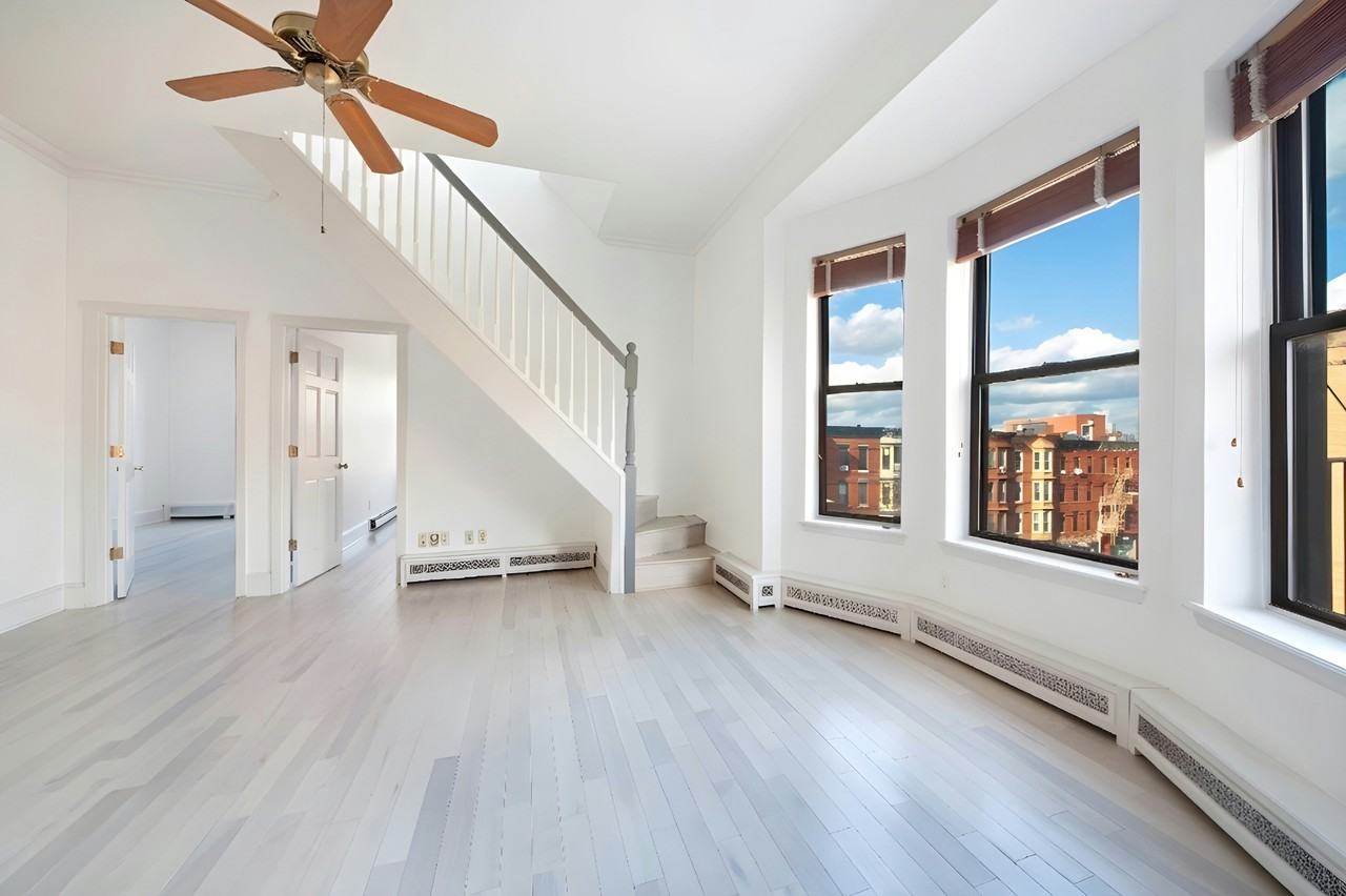 362 15th St #4F - Photo 2 of 10