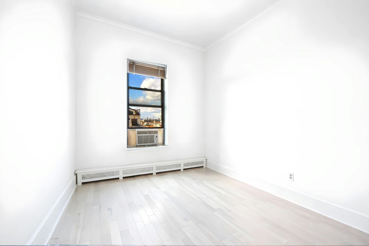 362 15th St #4F - Photo 5 of 10