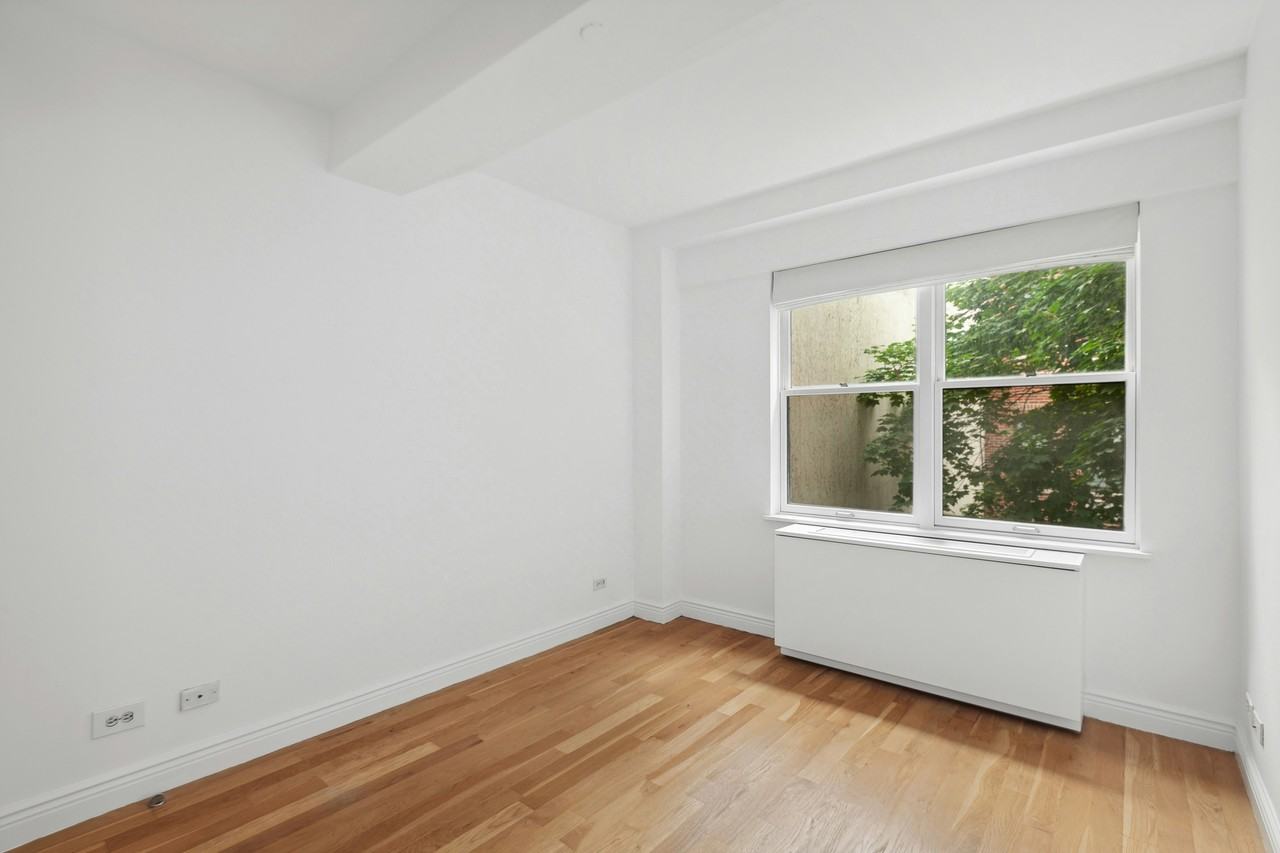 435 E 76th St #3E - Photo 3 of 6