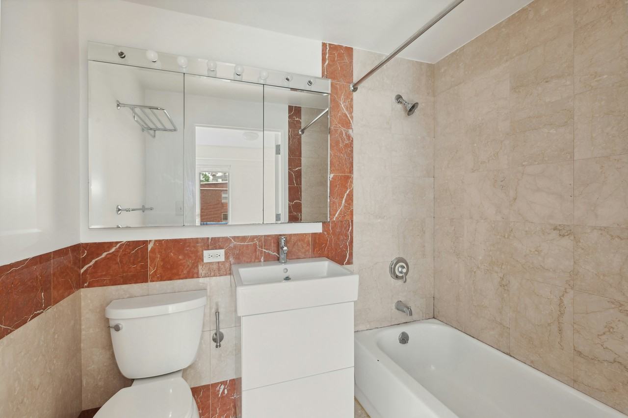 435 E 76th St #3E - Photo 5 of 6