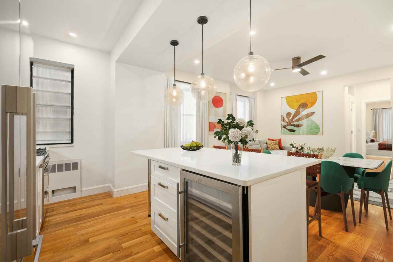 133 E 30th St #3C - Photo 2 of 4