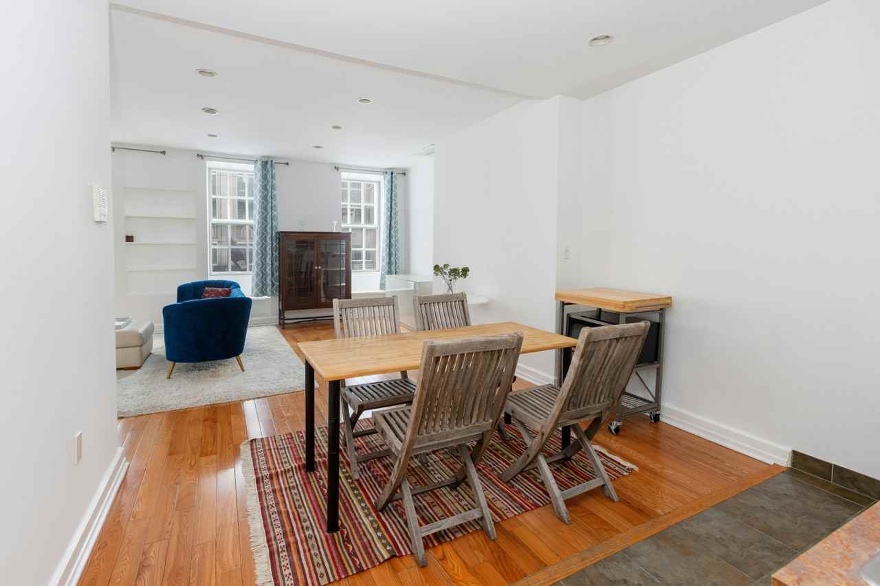 118 E 57th St #4 - Photo 3 of 6