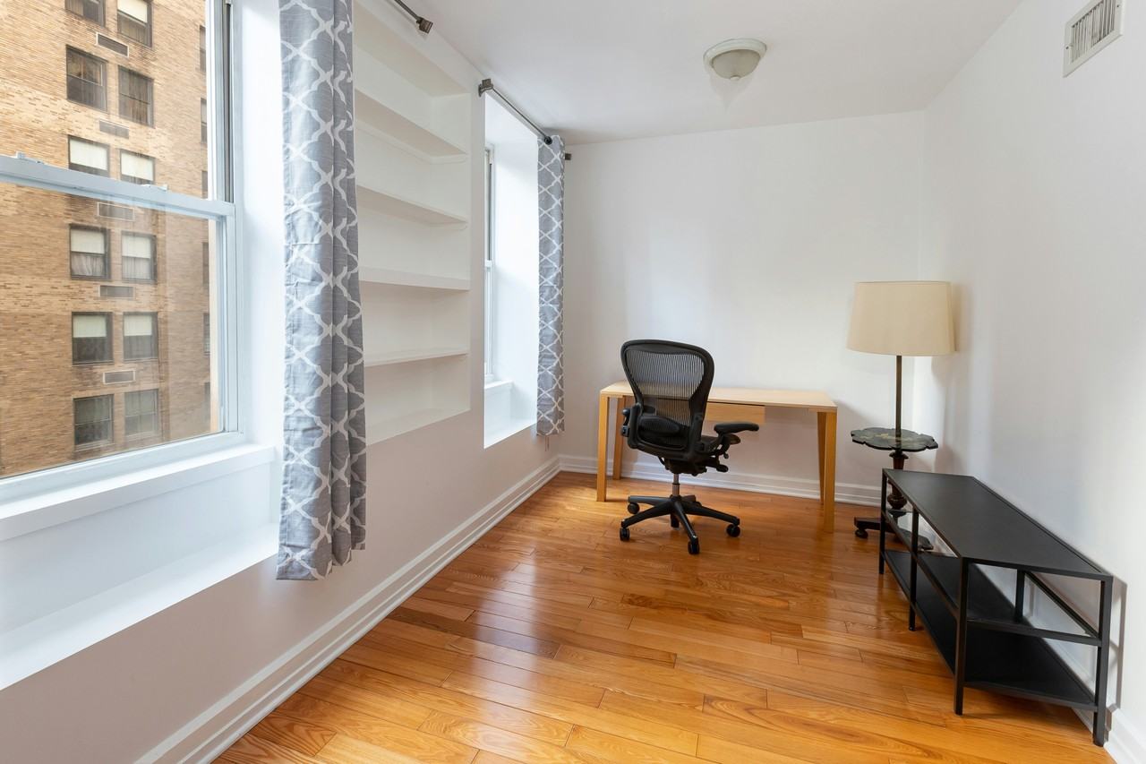 118 E 57th St #4 - Photo 5 of 6