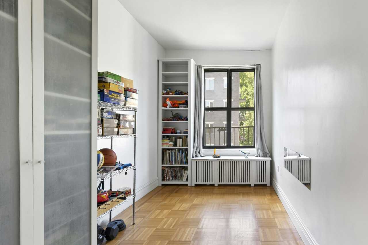 109 Seaman Ave #4A - Photo 6 of 8