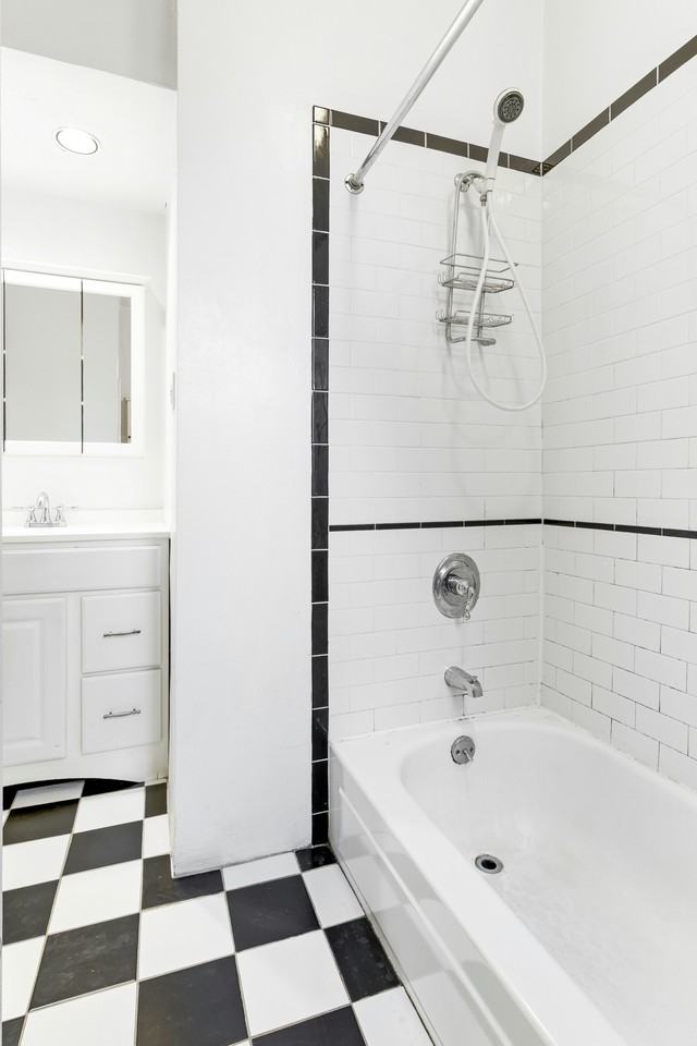 109 Seaman Ave #4A - Photo 7 of 8