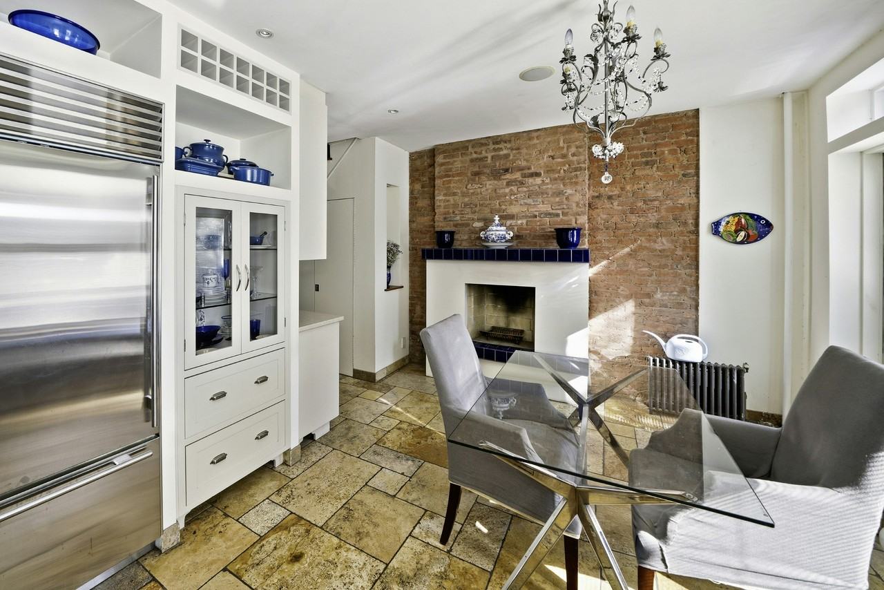 139 7th Ave #3 - Photo 4 of 6