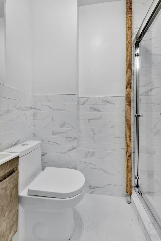 630 E 9th St #7 - Photo 5 of 8