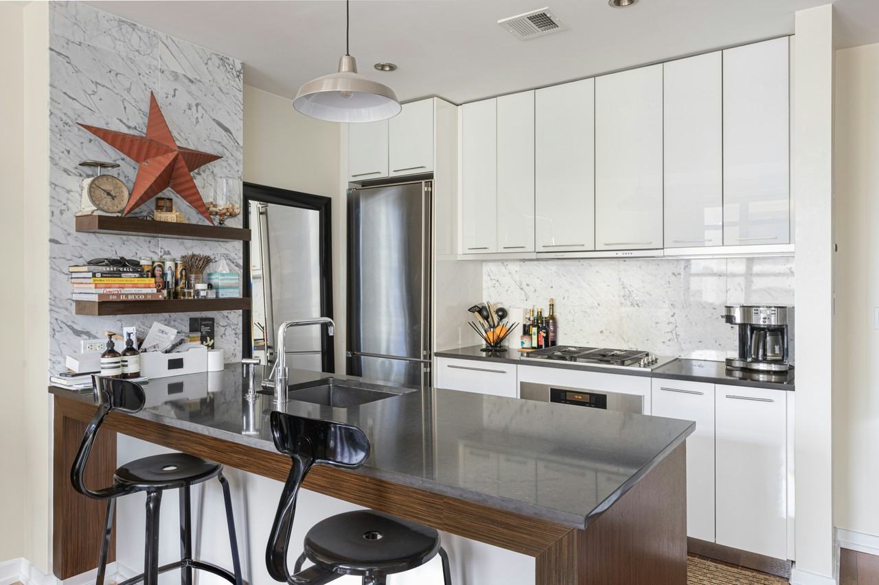 80 Metropolitan Ave #5R - Photo 2 of 6