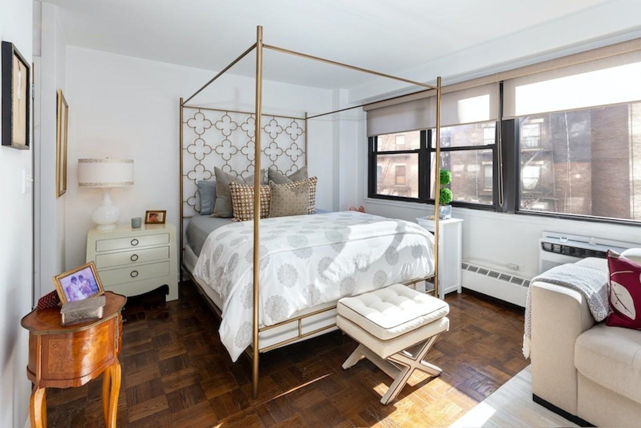 210 E 15th St #5H - Photo 4 of 9