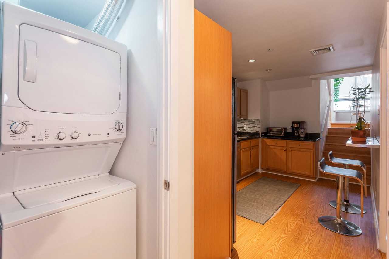 18TH ST & OBSERVER #204 - Photo 7 of 9