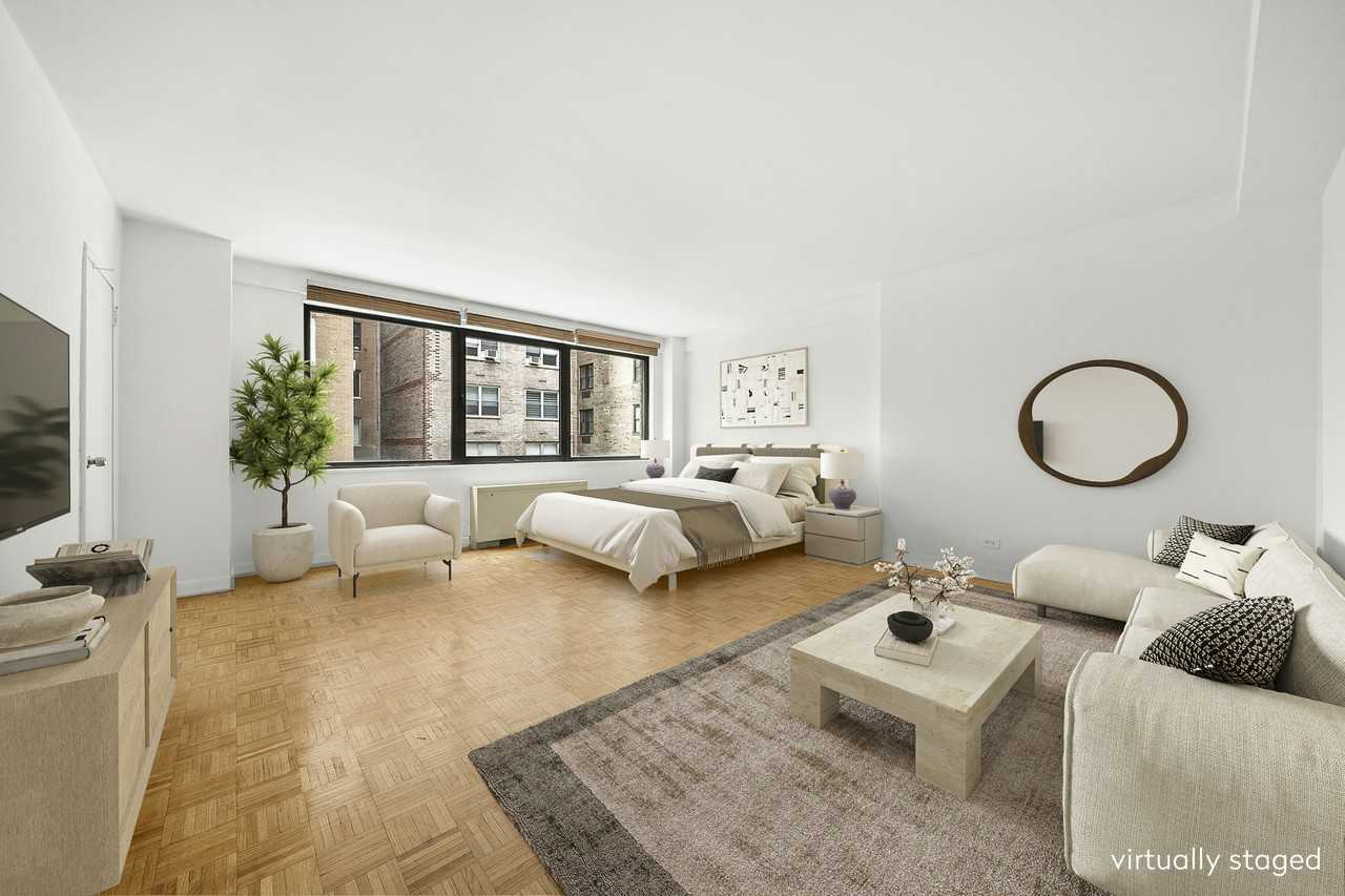 116 Central Park S #5G - Photo 3 of 8