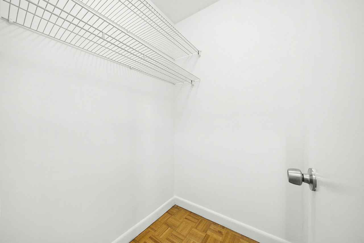 116 Central Park S #5G - Photo 7 of 8