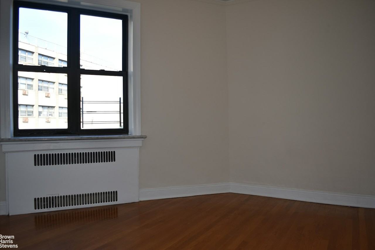 802 W 190th St #4B - Photo 4 of 6