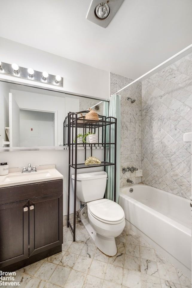 447 W 45th St #5B - Photo 5 of 7