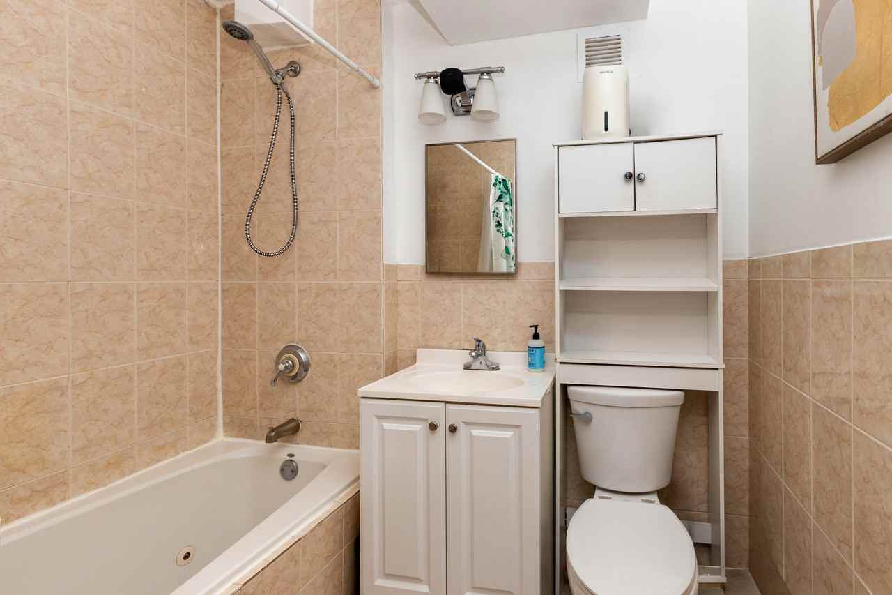 1240 Bedford Ave #2H - Photo 6 of 8