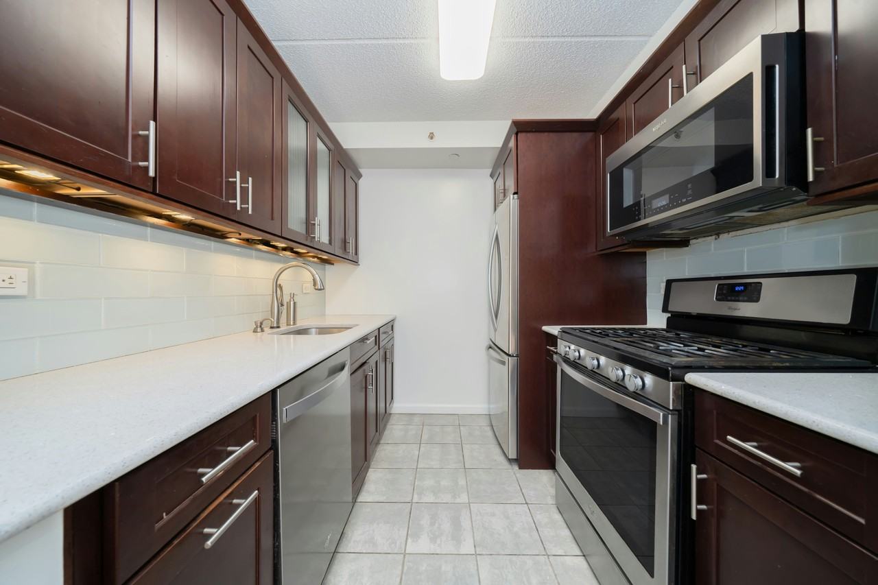 68 Bradhurst Ave #V6 - Photo 4 of 15