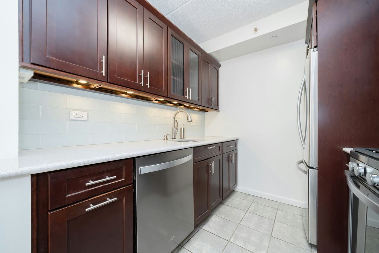 68 Bradhurst Ave #V6 - Photo 6 of 15